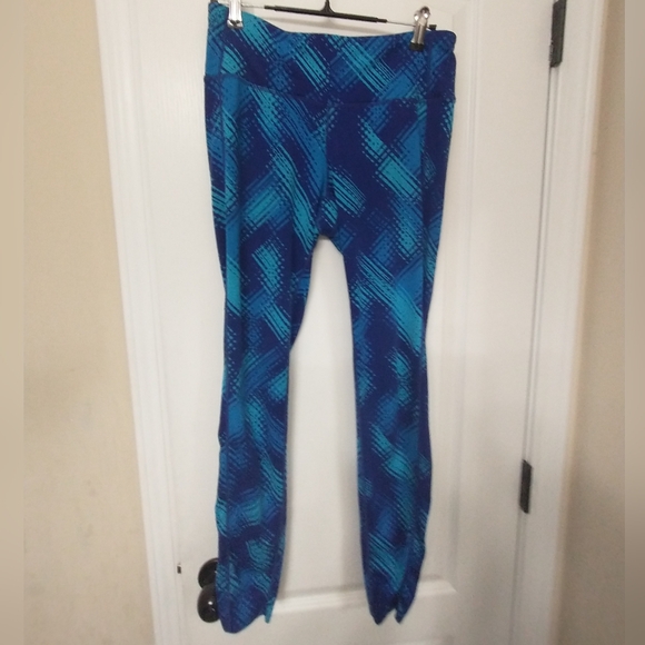 Athleta Blue And Teal Graphic Leggings with Tapered Design - Picture 2 of 10